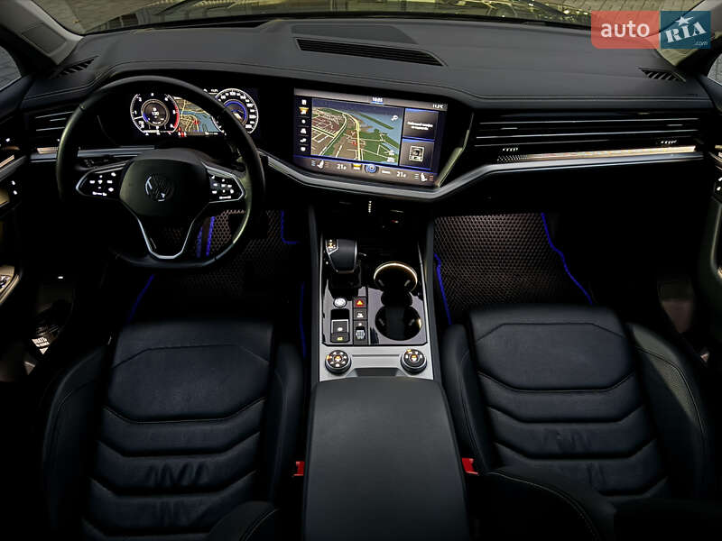 Внедорожник / Кроссовер Volkswagen Touareg 2021 в Днепре