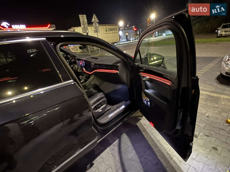 Внедорожник / Кроссовер Volkswagen Touareg 2019 в Львове