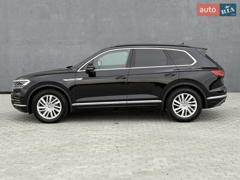Внедорожник / Кроссовер Volkswagen Touareg 2019 в Львове