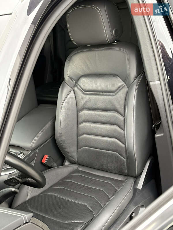 Внедорожник / Кроссовер Volkswagen Touareg 2019 в Львове