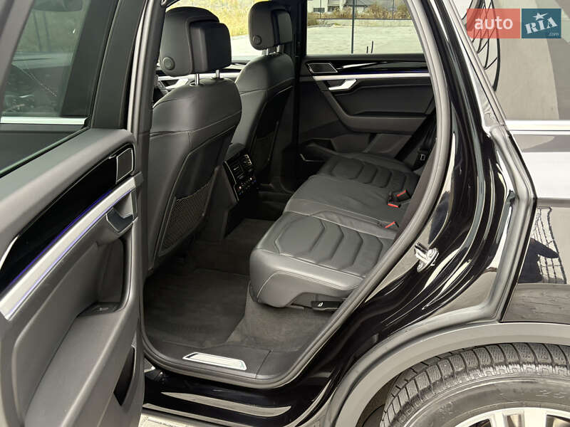 Внедорожник / Кроссовер Volkswagen Touareg 2019 в Львове