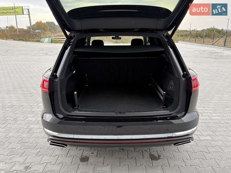 Внедорожник / Кроссовер Volkswagen Touareg 2019 в Львове