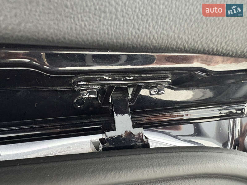 Внедорожник / Кроссовер Volkswagen Touareg 2019 в Львове