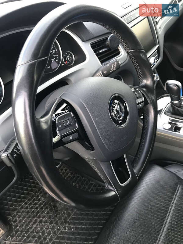 Внедорожник / Кроссовер Volkswagen Touareg 2018 в Киеве фото 15 Внедорожник / Кроссовер Volkswagen Touareg 2018 в Киеве