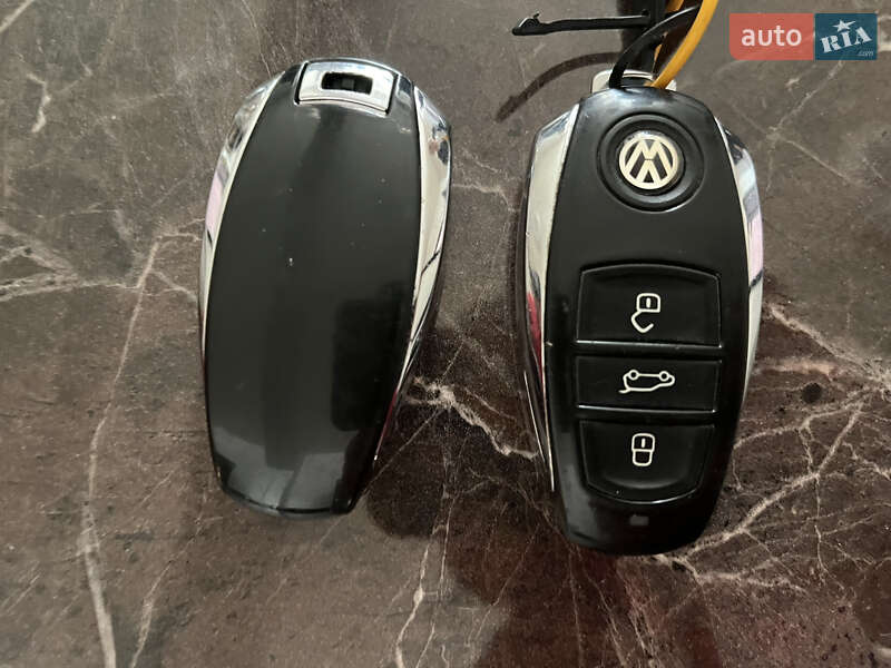 Внедорожник / Кроссовер Volkswagen Touareg 2018 в Киеве фото 22 Внедорожник / Кроссовер Volkswagen Touareg 2018 в Киеве