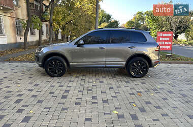 Позашляховик / Кросовер Volkswagen Touareg 2015 в Миколаєві