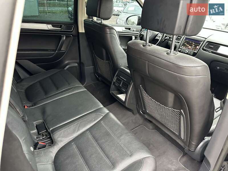 Внедорожник / Кроссовер Volkswagen Touareg 2017 в Тернополе