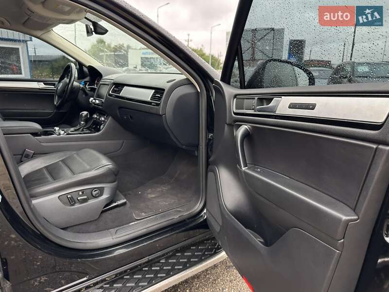 Внедорожник / Кроссовер Volkswagen Touareg 2017 в Тернополе