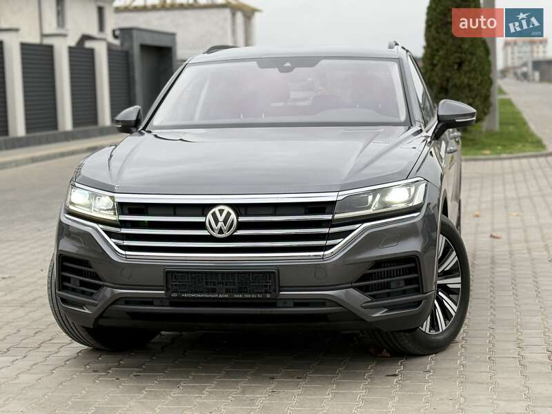 Позашляховик / Кросовер Volkswagen Touareg 2018 в Одесі