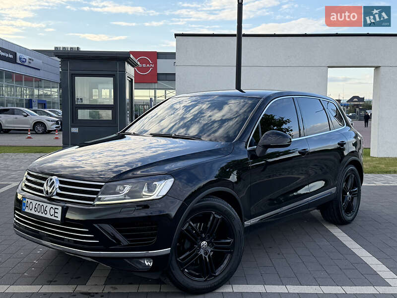 Внедорожник / Кроссовер Volkswagen Touareg 2016 в Мукачево