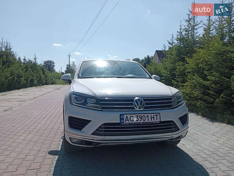 Позашляховик / Кросовер Volkswagen Touareg 2014 в Шепетівці