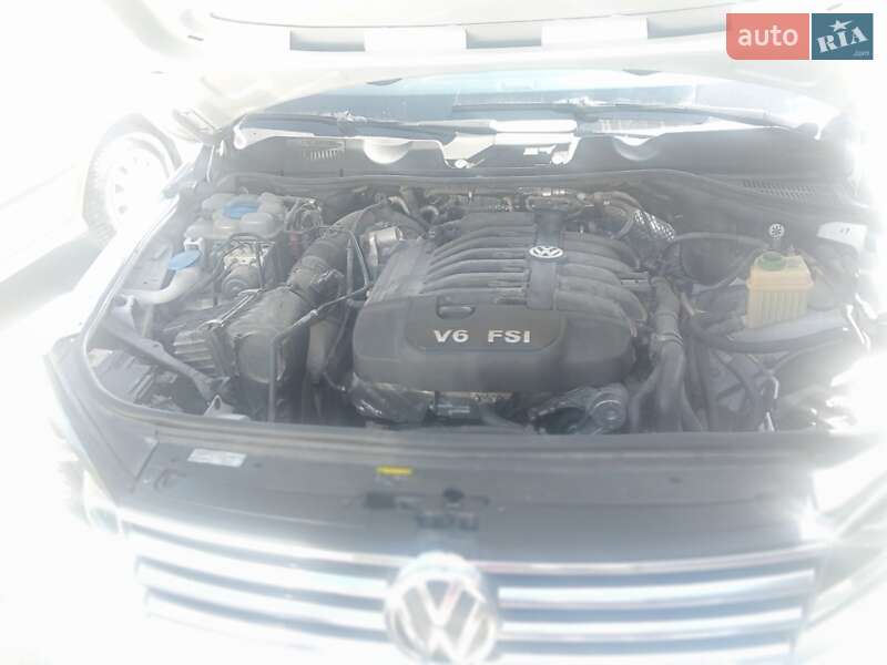 Позашляховик / Кросовер Volkswagen Touareg 2014 в Шепетівці