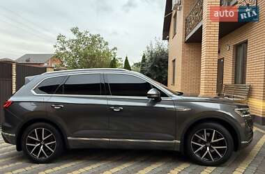 Внедорожник / Кроссовер Volkswagen Touareg 2020 в 