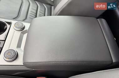 Внедорожник / Кроссовер Volkswagen Touareg 2020 в 