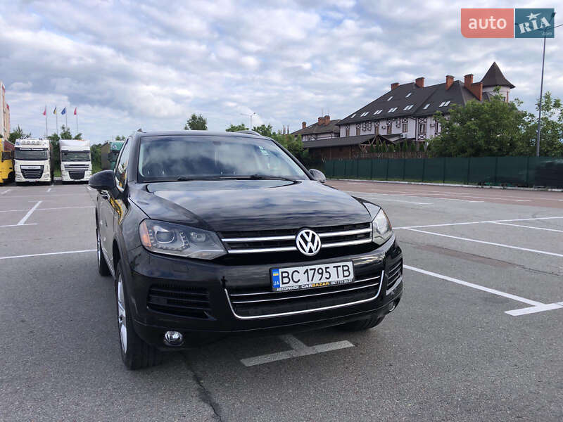 Внедорожник / Кроссовер Volkswagen Touareg 2011 в Львове