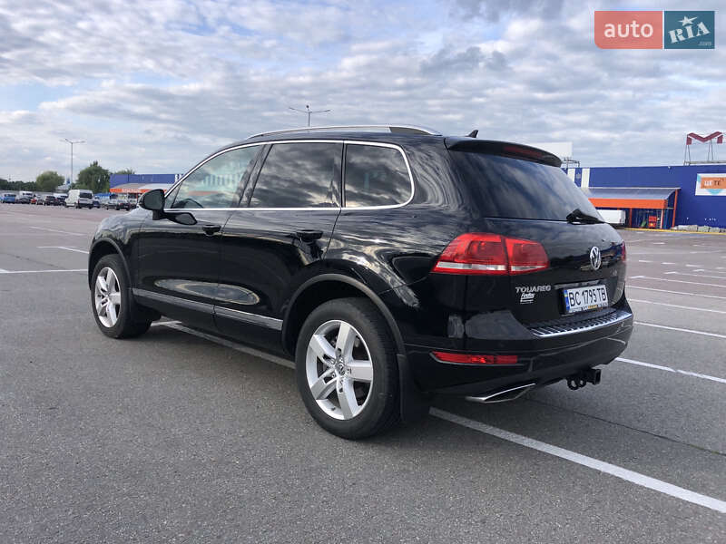 Внедорожник / Кроссовер Volkswagen Touareg 2011 в Львове