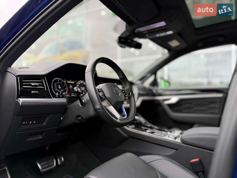 Позашляховик / Кросовер Volkswagen Touareg 2021 в Києві фото 17 Позашляховик / Кросовер Volkswagen Touareg 2021 в Києві