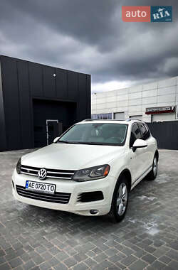 Внедорожник / Кроссовер Volkswagen Touareg 2012 в Кривом Роге