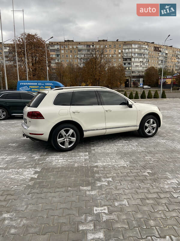 Позашляховик / Кросовер Volkswagen Touareg 2012 в Кривому Розі