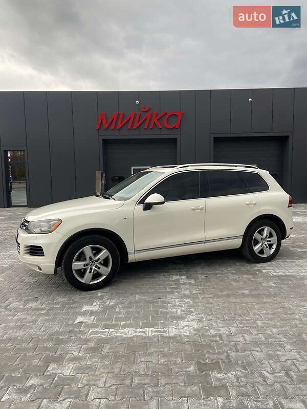 Позашляховик / Кросовер Volkswagen Touareg 2012 в Кривому Розі