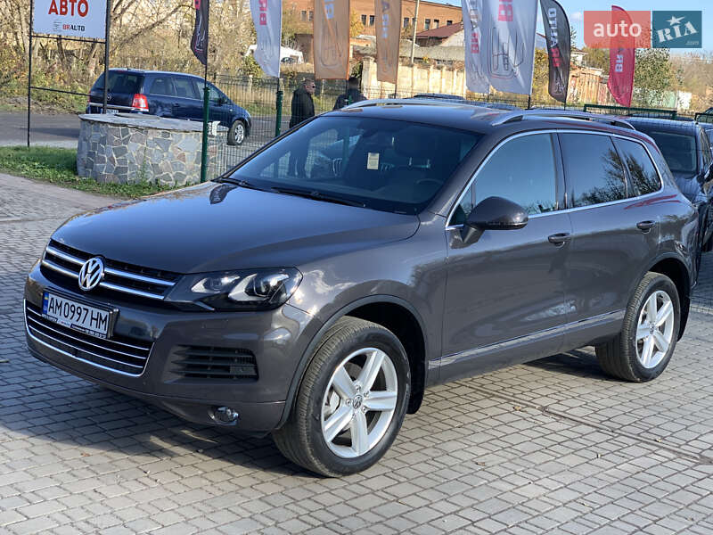 Внедорожник / Кроссовер Volkswagen Touareg 2011 в Бердичеве