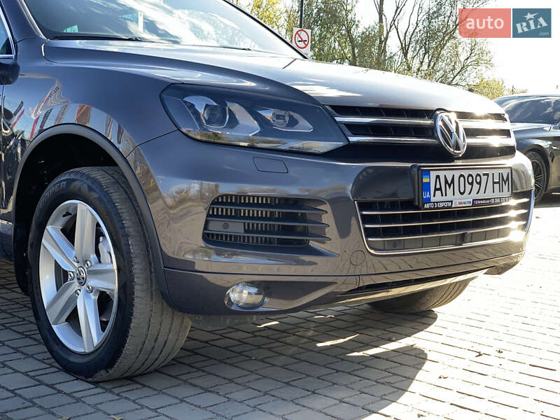 Внедорожник / Кроссовер Volkswagen Touareg 2011 в Бердичеве