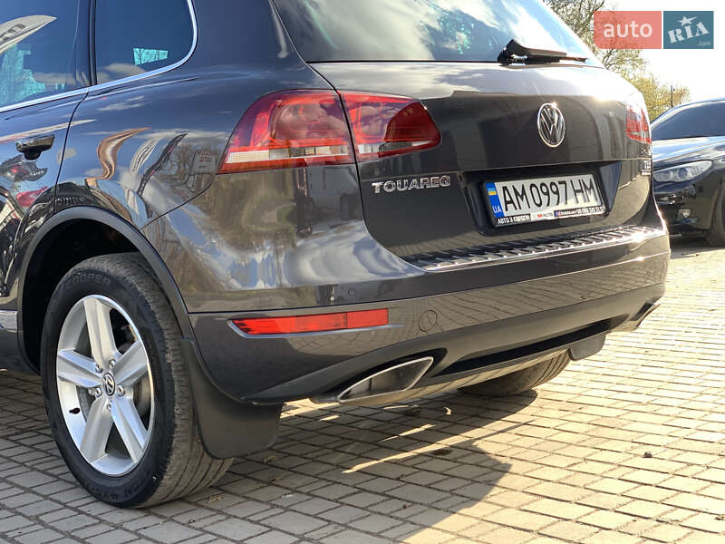 Внедорожник / Кроссовер Volkswagen Touareg 2011 в Бердичеве
