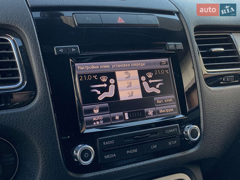 Внедорожник / Кроссовер Volkswagen Touareg 2011 в Бердичеве