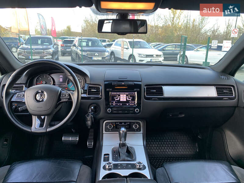 Внедорожник / Кроссовер Volkswagen Touareg 2011 в Бердичеве