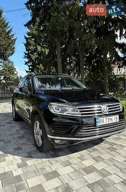 Позашляховик / Кросовер Volkswagen Touareg 2017 в Старокостянтинові