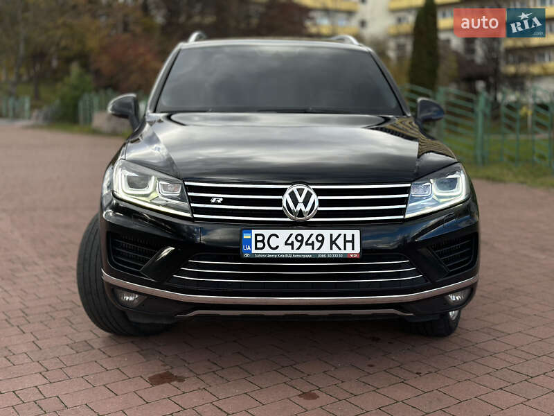 Внедорожник / Кроссовер Volkswagen Touareg 2016 в Львове