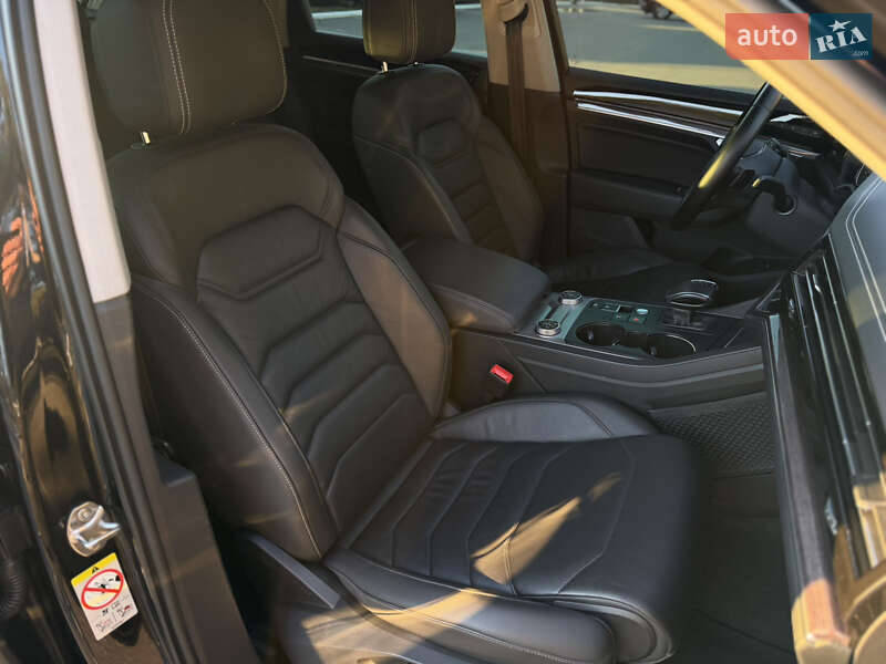 Позашляховик / Кросовер Volkswagen Touareg 2021 в Києві фото 23 Позашляховик / Кросовер Volkswagen Touareg 2021 в Києві
