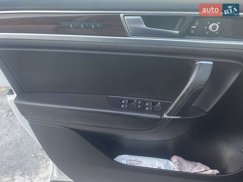 Внедорожник / Кроссовер Volkswagen Touareg 2016 в Белой Церкви фото 15 Внедорожник / Кроссовер Volkswagen Touareg 2016 в Белой Церкви