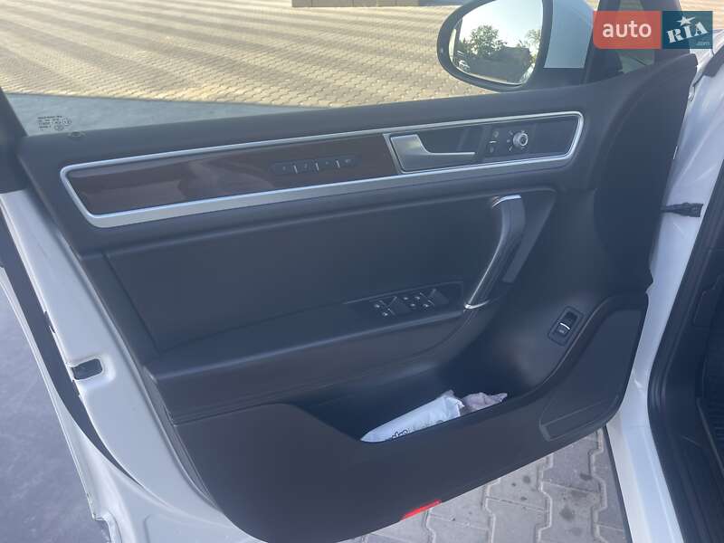Внедорожник / Кроссовер Volkswagen Touareg 2016 в Белой Церкви фото 20 Внедорожник / Кроссовер Volkswagen Touareg 2016 в Белой Церкви