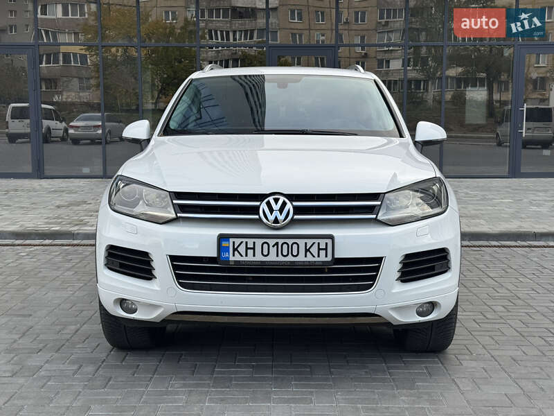 Позашляховик / Кросовер Volkswagen Touareg 2012 в Дніпрі фото 2 Позашляховик / Кросовер Volkswagen Touareg 2012 в Дніпрі