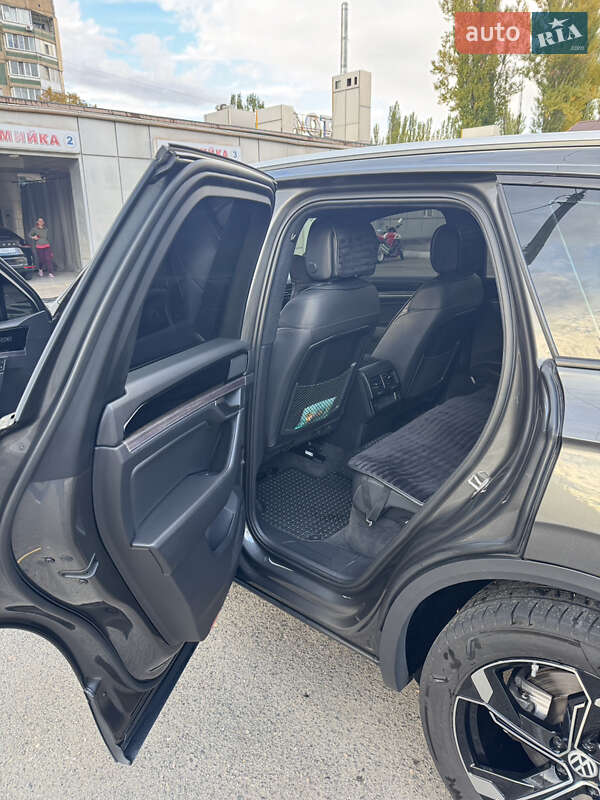 Позашляховик / Кросовер Volkswagen Touareg 2020 в Кривому Розі фото 5 Позашляховик / Кросовер Volkswagen Touareg 2020 в Кривому Розі