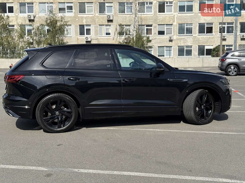 Позашляховик / Кросовер Volkswagen Touareg 2023 в Києві
