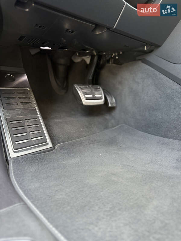 Позашляховик / Кросовер Volkswagen Touareg 2023 в Києві