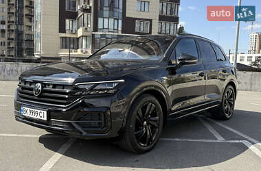 Внедорожник / Кроссовер Volkswagen Touareg 2023 в Киеве