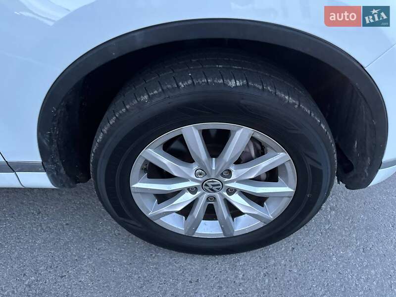 Внедорожник / Кроссовер Volkswagen Touareg 2016 в Тернополе фото 38 Внедорожник / Кроссовер Volkswagen Touareg 2016 в Тернополе