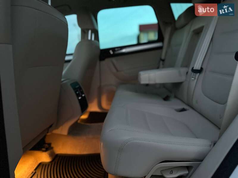 Внедорожник / Кроссовер Volkswagen Touareg 2016 в Тернополе фото 47 Внедорожник / Кроссовер Volkswagen Touareg 2016 в Тернополе