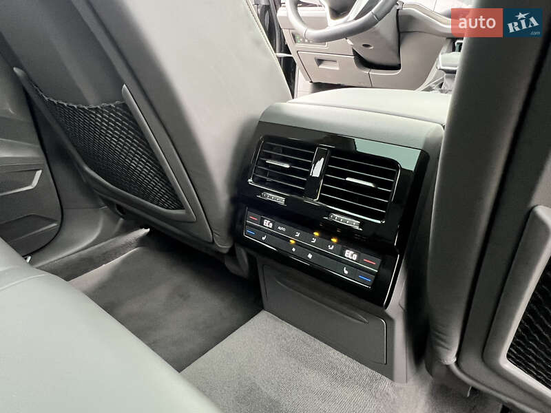 Позашляховик / Кросовер Volkswagen Touareg 2022 в Дніпрі фото 27 Позашляховик / Кросовер Volkswagen Touareg 2022 в Дніпрі
