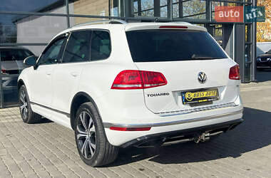 Позашляховик / Кросовер Volkswagen Touareg 2016 в 