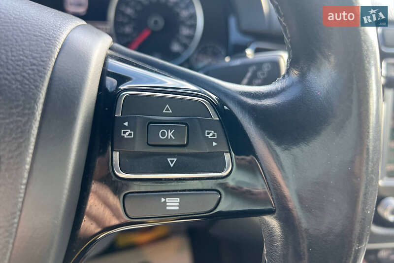 Позашляховик / Кросовер Volkswagen Touareg 2016 в Івано-Франківську