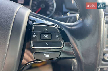 Позашляховик / Кросовер Volkswagen Touareg 2016 в 