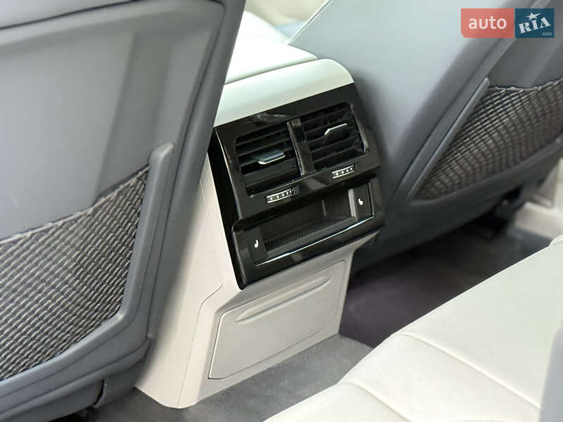 Позашляховик / Кросовер Volkswagen Touareg 2021 в Києві фото 40 Позашляховик / Кросовер Volkswagen Touareg 2021 в Києві