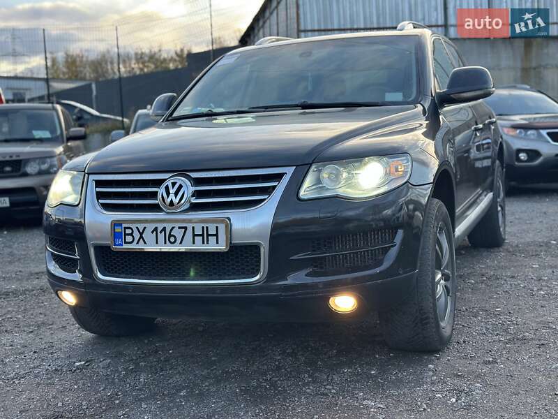 Внедорожник / Кроссовер Volkswagen Touareg 2008 в Хмельницком