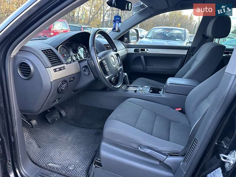 Внедорожник / Кроссовер Volkswagen Touareg 2008 в Хмельницком