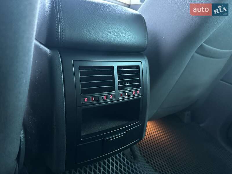 Внедорожник / Кроссовер Volkswagen Touareg 2008 в Хмельницком