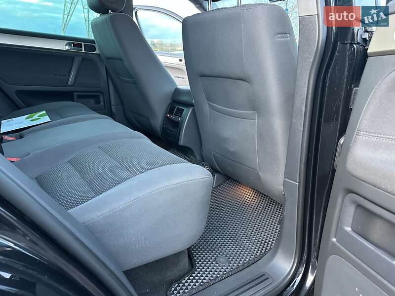 Внедорожник / Кроссовер Volkswagen Touareg 2008 в Хмельницком